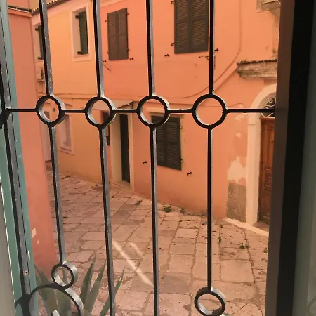 Phaedra's Apartament *