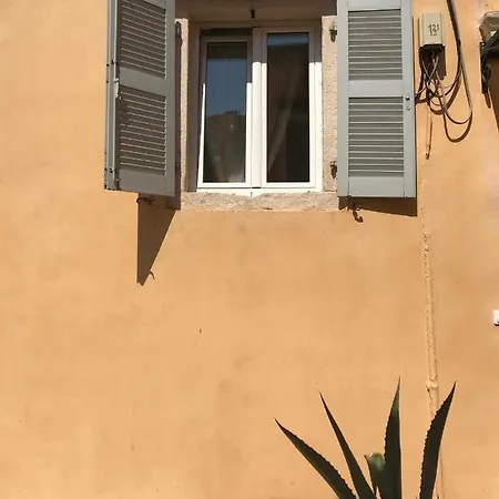 Phaedra's Apartament *